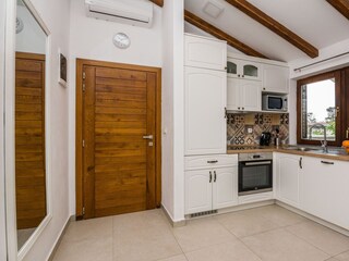 Apartment Povljana  8