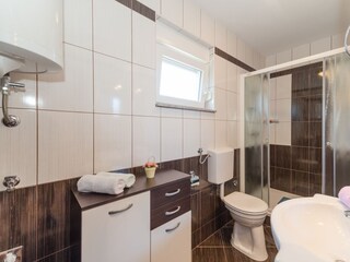 Apartment Povljana  12