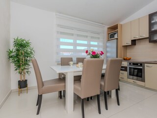 Apartment Povljana  10