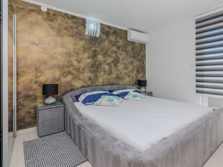 Apartment Povljana  12