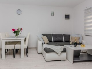 Apartment Povljana  5