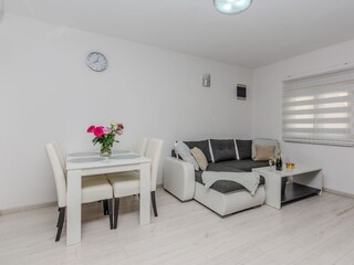Apartment Povljana  8
