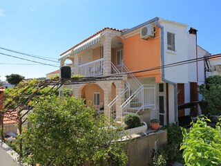 Apartment Arbanija  4