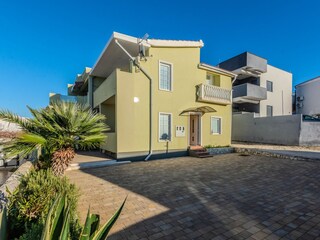 Apartment Povljana  6