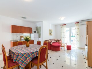 Apartment Povljana  12