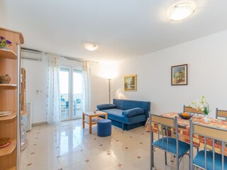 Apartment Povljana  12