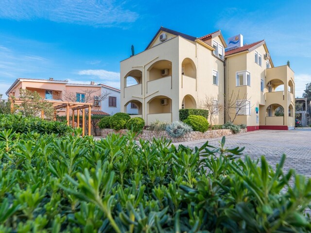 Apartment Povljana 2
