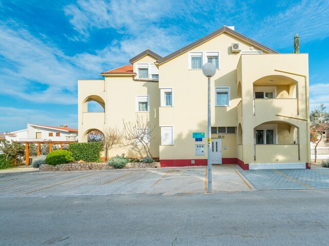 Apartment Povljana 3