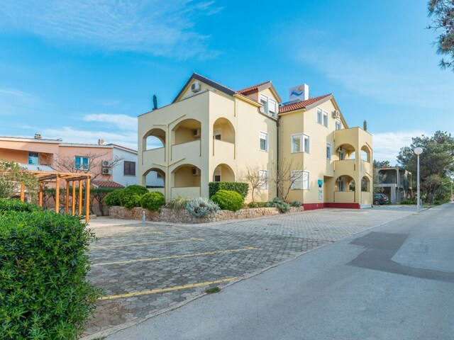 Apartment Povljana 5