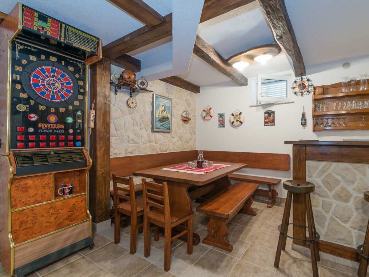 Apartment Povljana 6