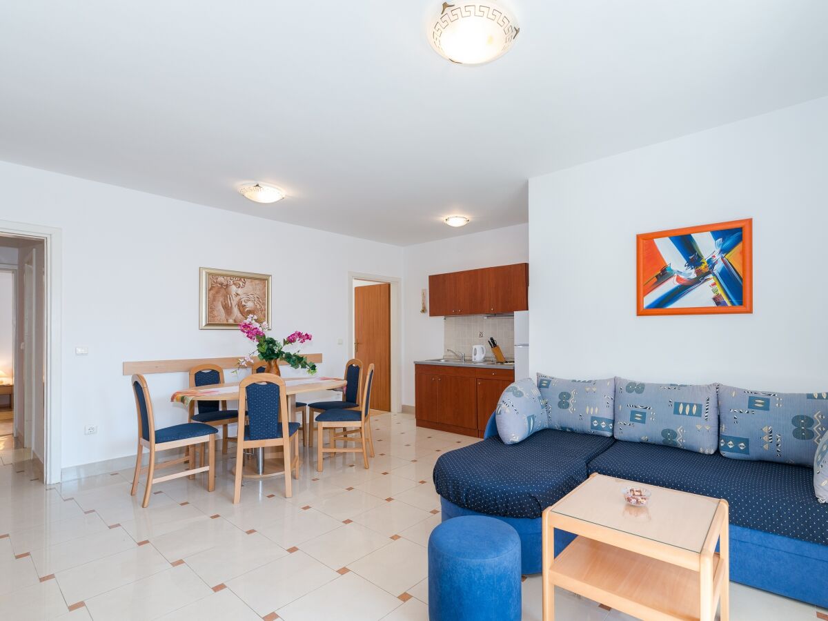 Apartment Povljana 11