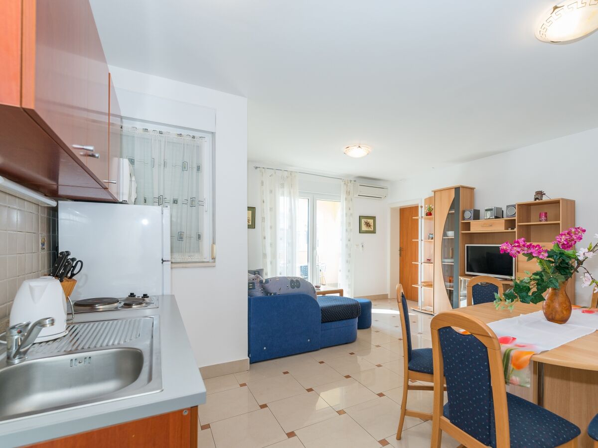 Apartment Povljana 13