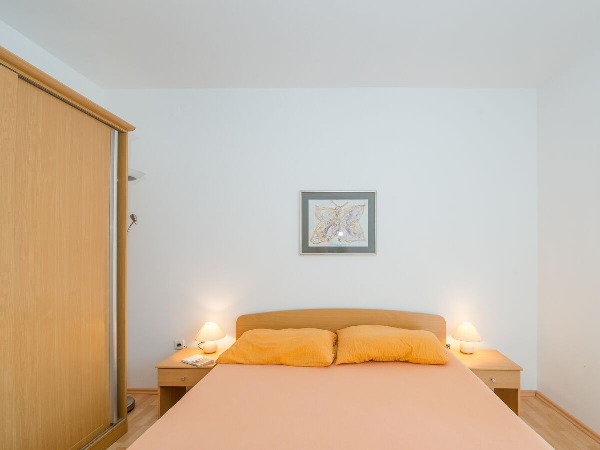 Apartment Povljana 17