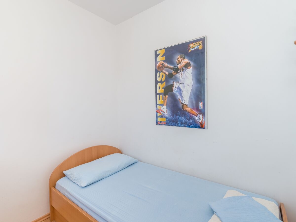 Apartment Povljana 19