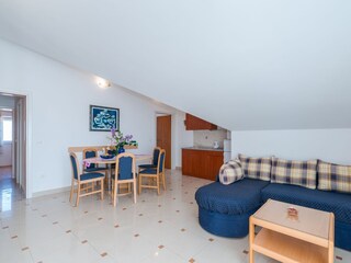 Apartment Povljana  11