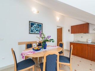 Apartment Povljana  12