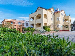 Apartment Povljana  2