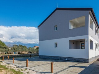 Apartment Povljana  6