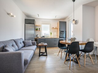 Apartment Povljana  9