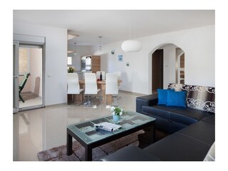 Apartment Povljana  10