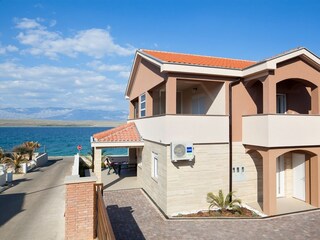 Apartment Povljana  3