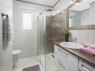 Apartment Povljana  8