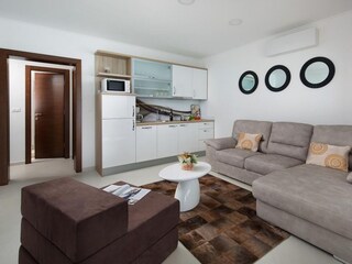 Apartment Povljana  7