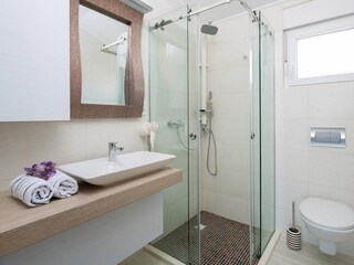 Apartment Povljana  9