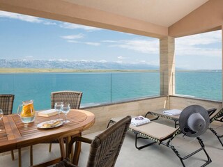 Apartment Povljana  10