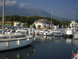 Hafen von Taverna