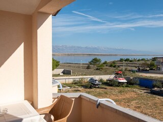 Apartment Povljana  25