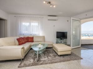 Two bedroom apartment near beach Vir - Lozice, Vir A-20202-b