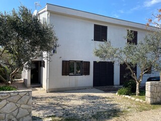 Apartment Povljana  2