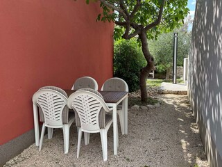 Apartment Povljana  9