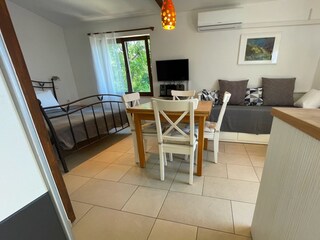 Apartment Povljana  12