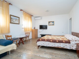 Apartment Povljana  13