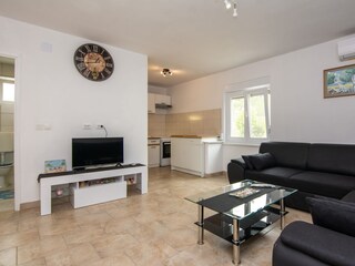 Apartment Povljana  4