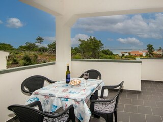 Apartment Povljana  10