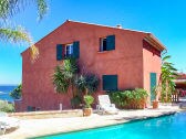 Villa with pool on the beach in Carqueiranne