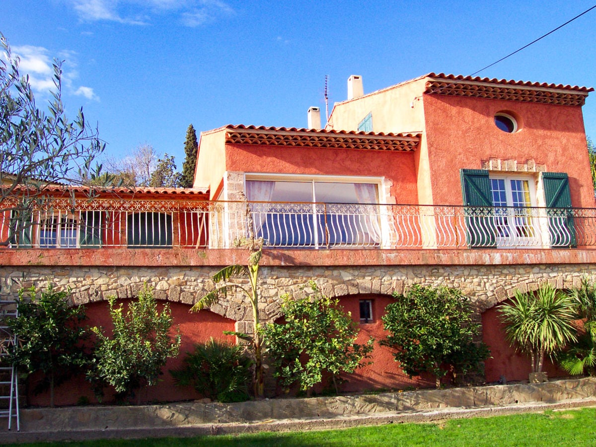 Villa mit Pool und Meerblick in Carqueiranne