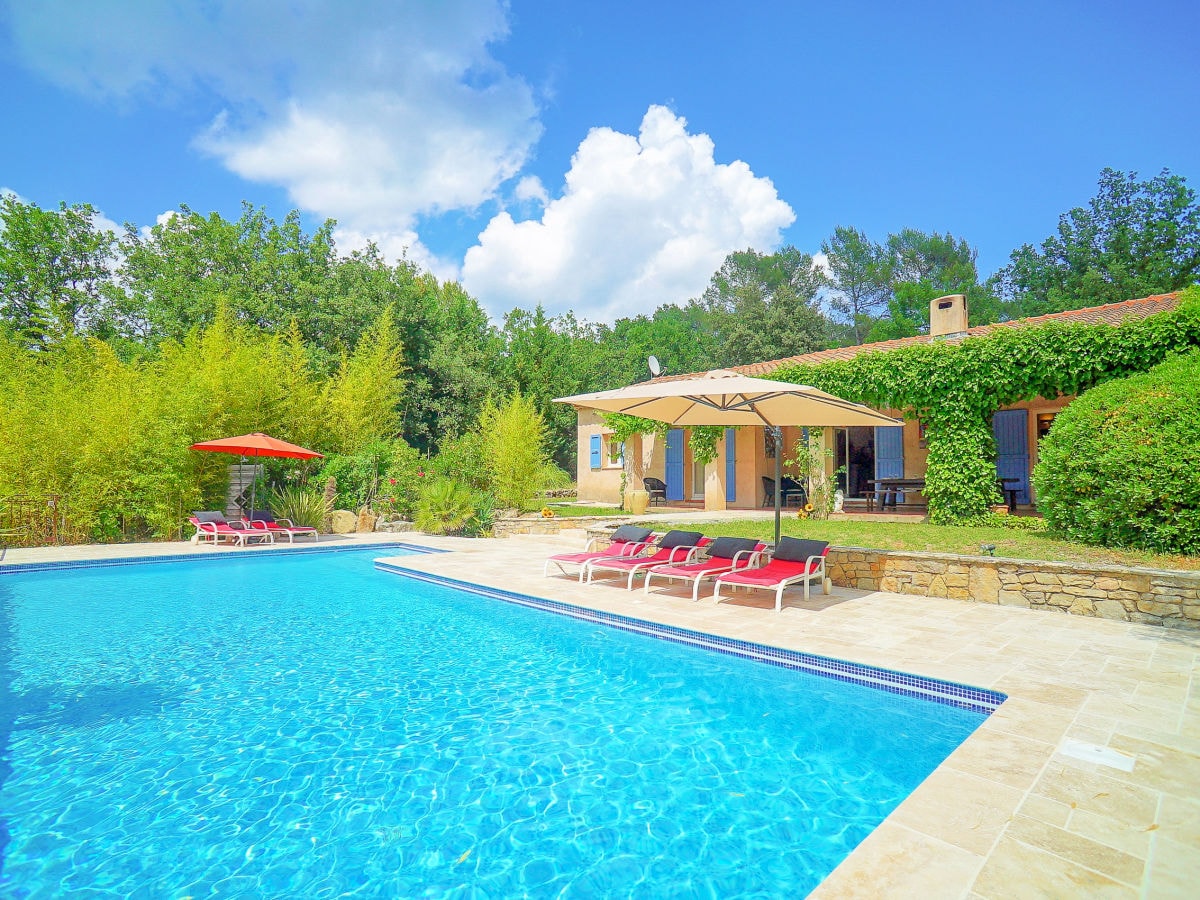 Ferienhaus in der Provence mit Pool
