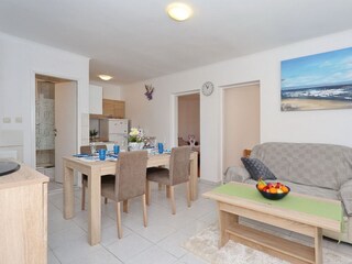 Apartment Povljana  6