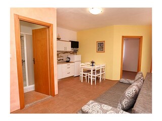 Apartment Okrug Gornji  7