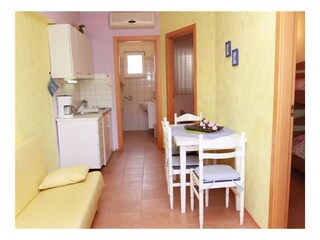 Apartment Okrug Gornji  7