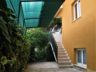 Apartment Okrug Gornji  5