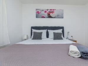 Two bedroom apartment with balcony Omiš A-5988-a