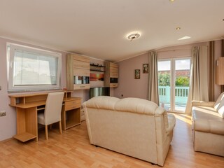 Apartment Povljana  9