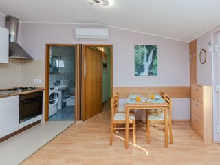 Apartment Povljana  12