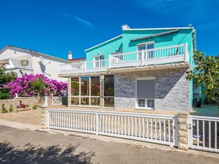 Apartment Povljana  3