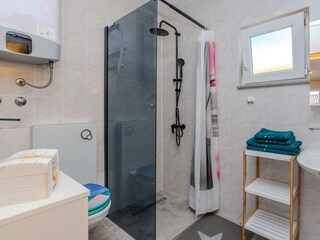 Apartment Povljana  12